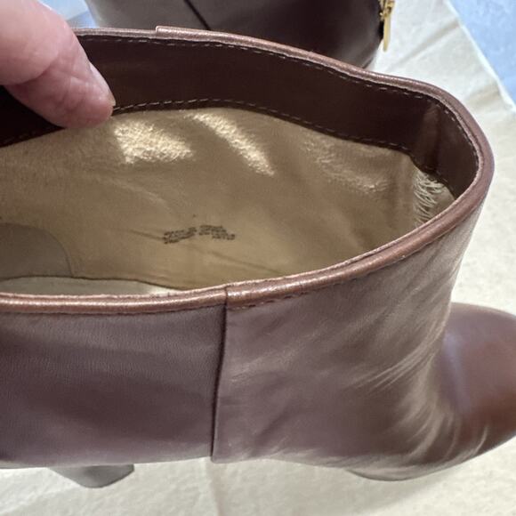 Michael Kors Leather Boots Heeled Winter Booties Womens Brown Zip Ankle Sz 9.5M - Picture 8 of 9